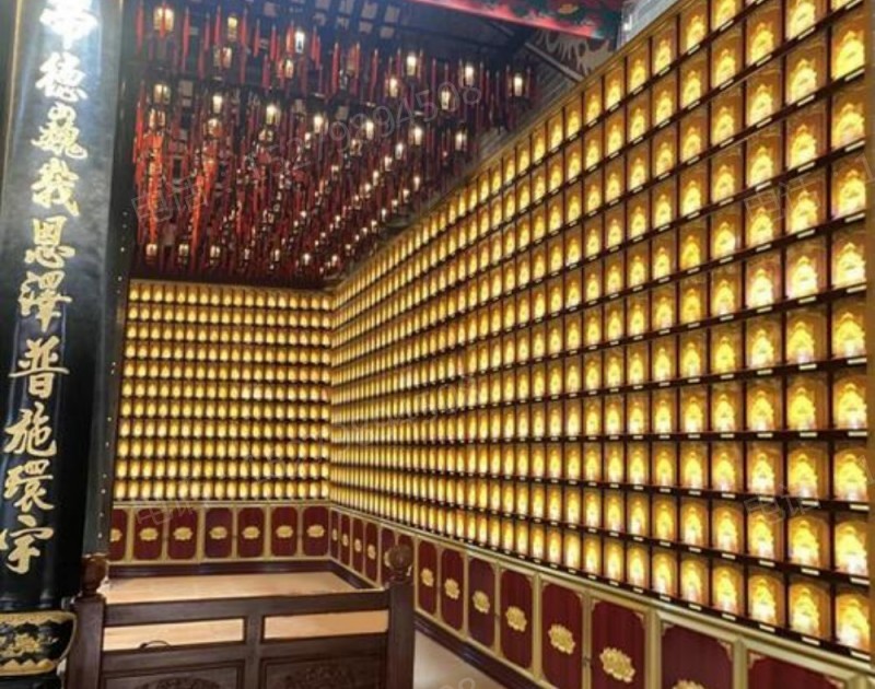 满城阶梯式万佛墙